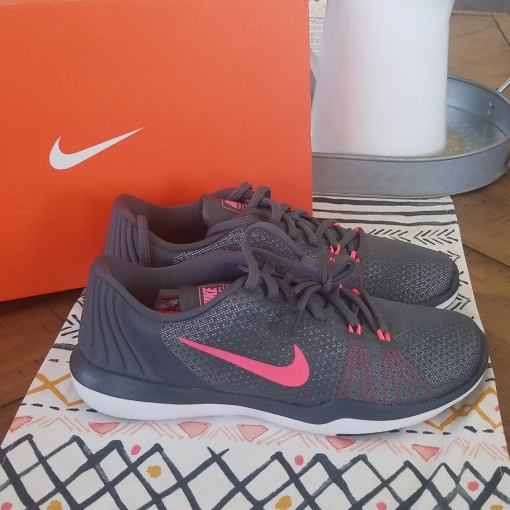 🆕️ Womens Nike Flex Supreme Tr5